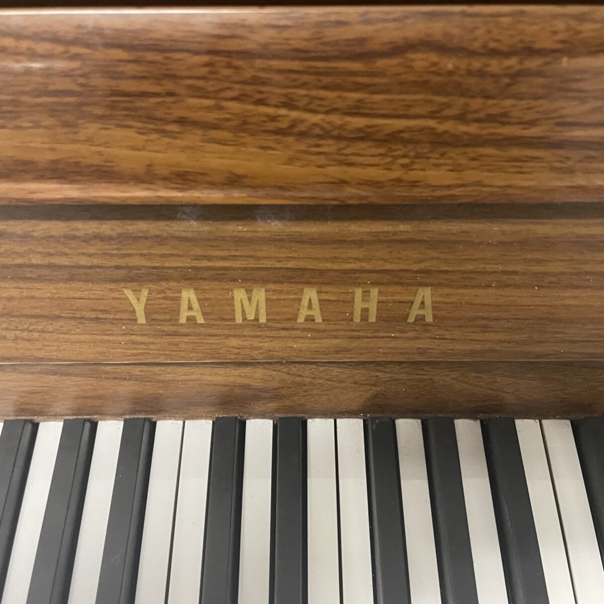 Yamaha LU11 Upright